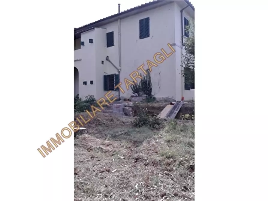 Immagine 1 di Villa in vendita  a Firenze