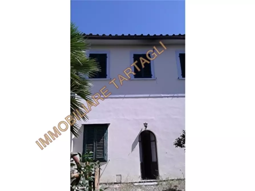 Immagine 2 di Villa in vendita  a Firenze