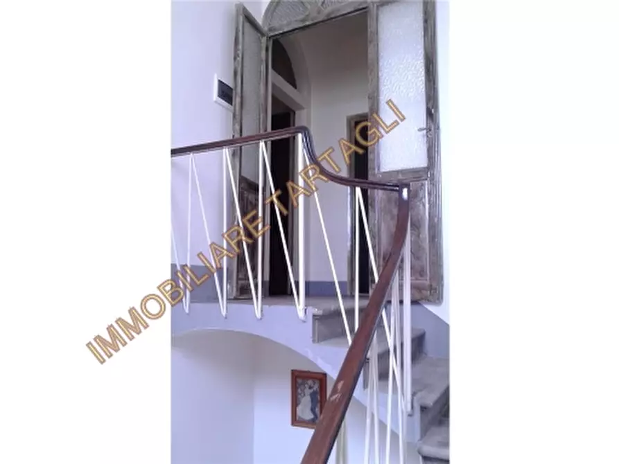 Immagine 12 di Villa in vendita  a Firenze