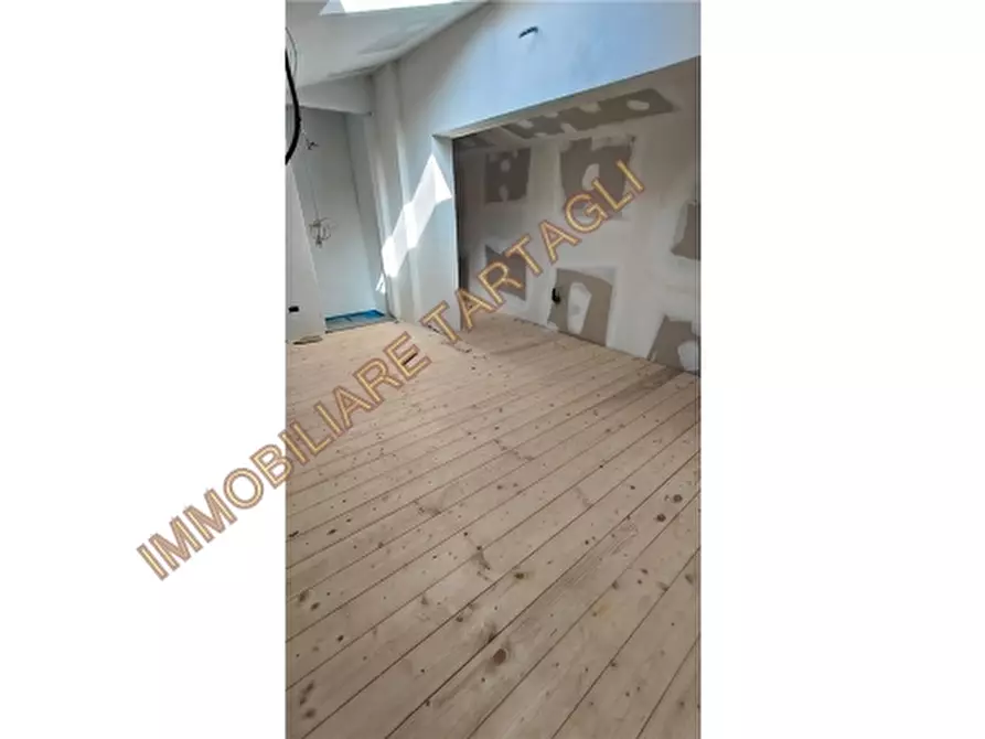 Immagine 8 di Villa in vendita  a Firenze