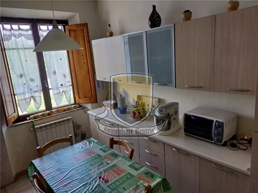 Immagine 3 di Appartamento in vendita  a Monticiano