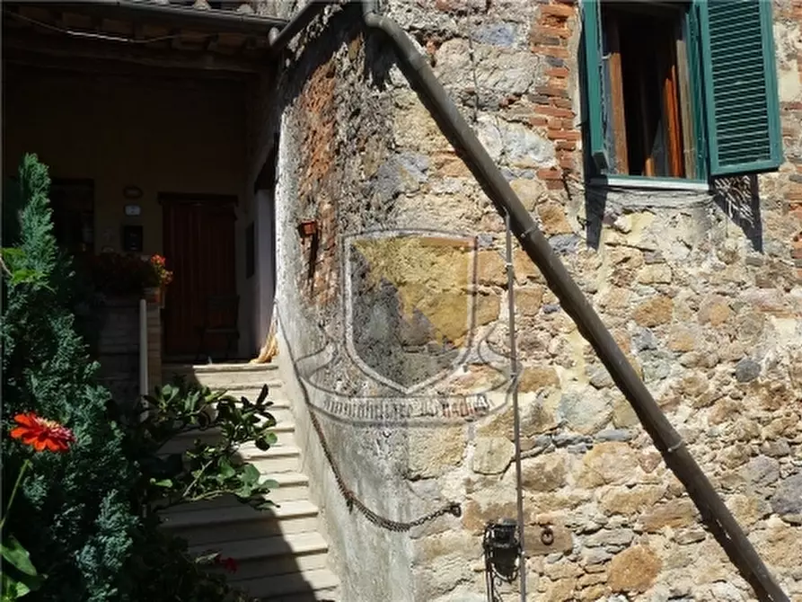 Immagine 3 di Appartamento in vendita  a Monticiano