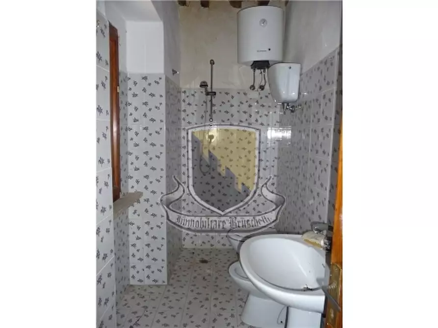 Immagine 10 di Appartamento in vendita  a Monticiano