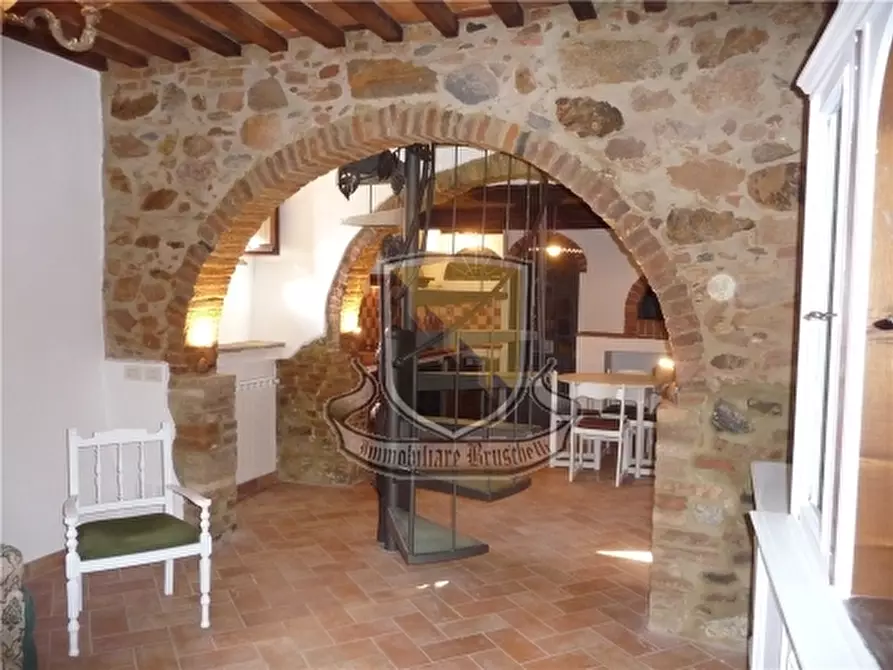 Immagine 3 di Appartamento in vendita  a Monticiano