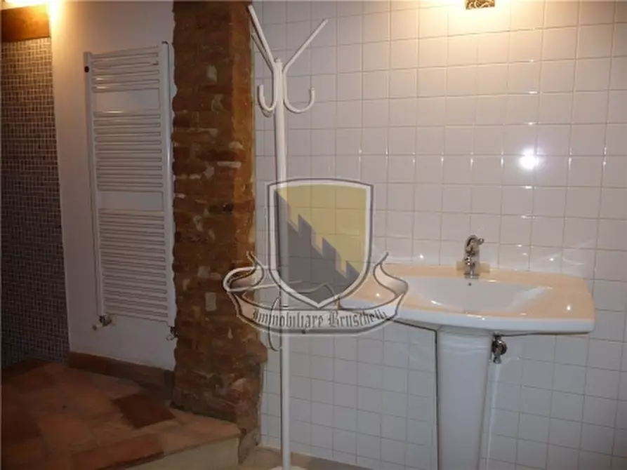 Immagine 10 di Appartamento in vendita  a Monticiano