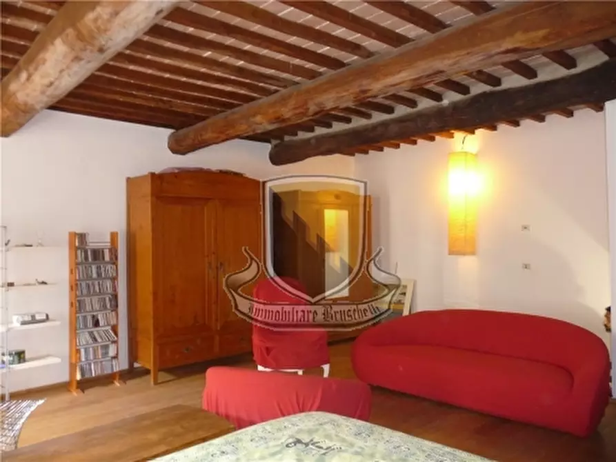 Immagine 10 di Appartamento in vendita  a Chiusdino