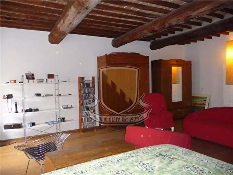 Immagine 11 di Appartamento in vendita  a Chiusdino