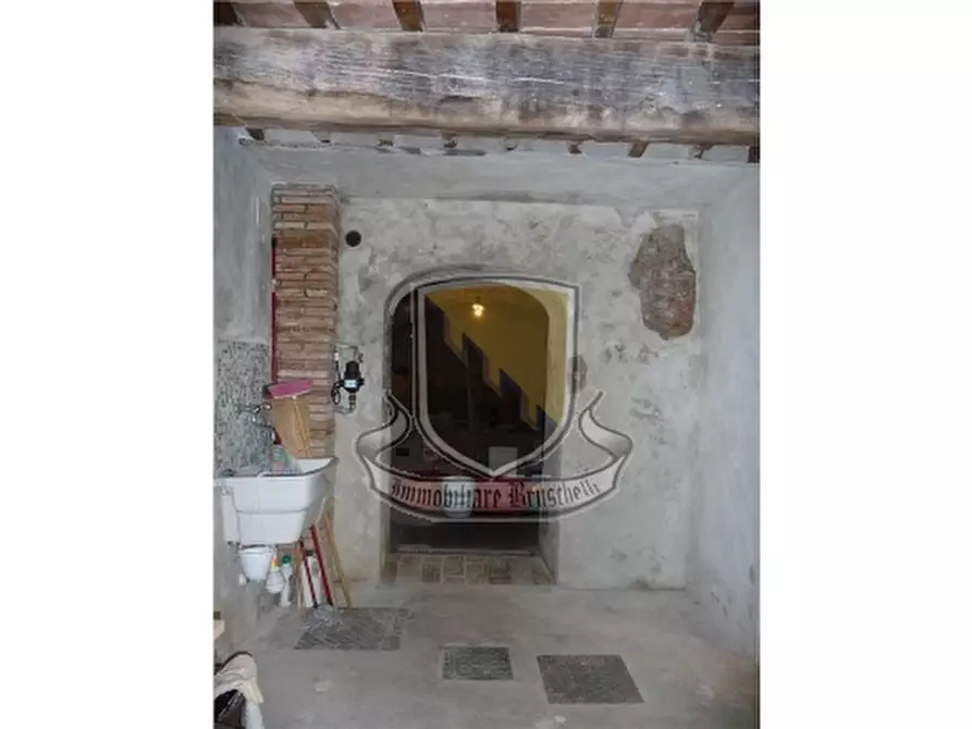 Immagine 15 di Appartamento in vendita  a Chiusdino