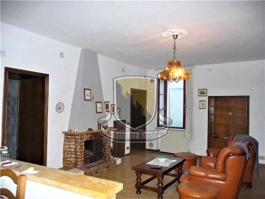 Immagine 4 di Appartamento in vendita  a Chiusdino