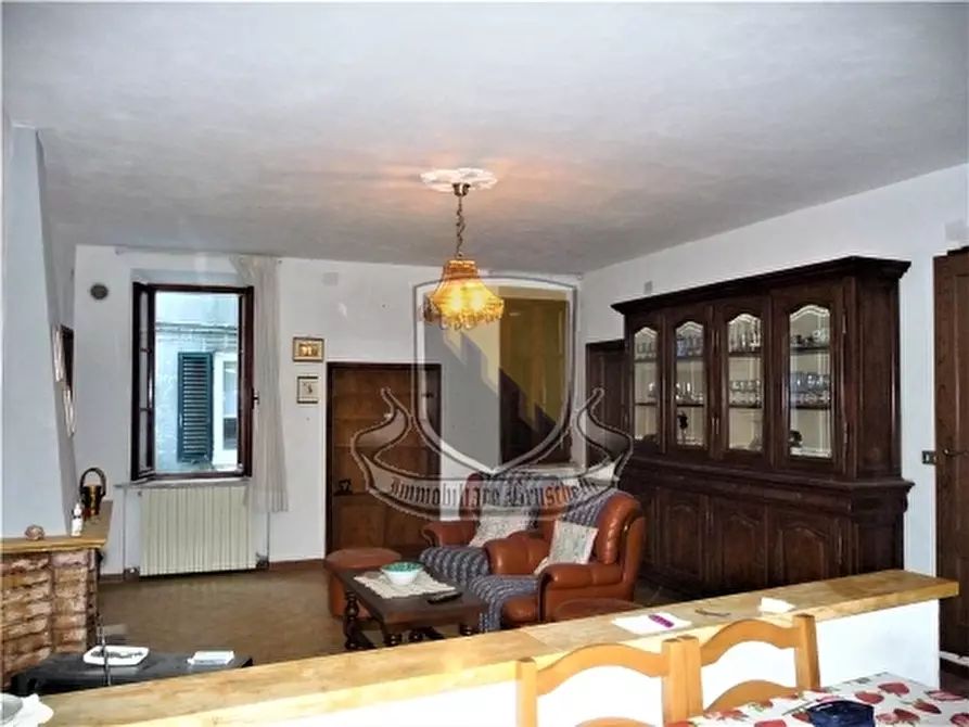 Immagine 9 di Appartamento in vendita  a Chiusdino