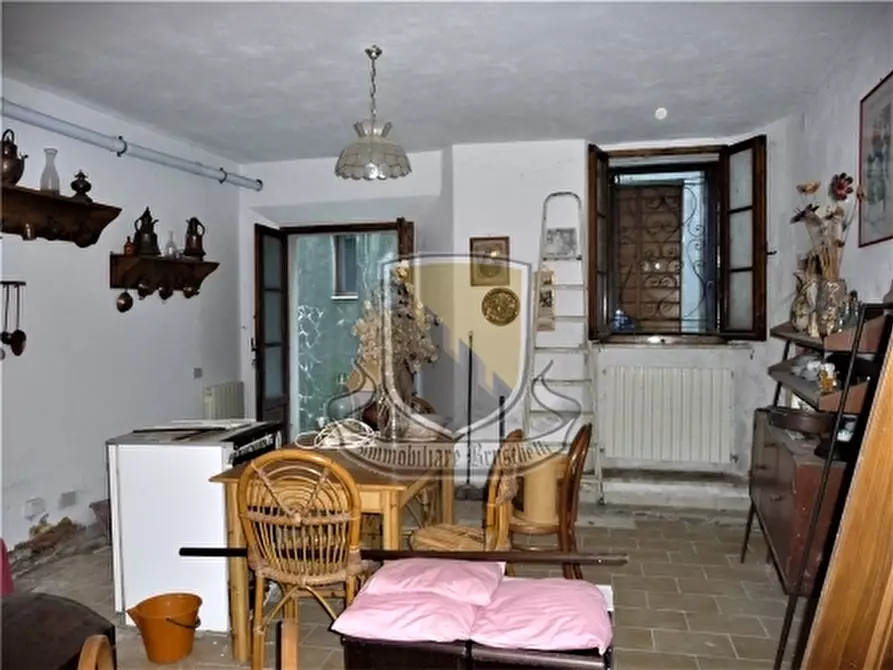 Immagine 14 di Appartamento in vendita  a Chiusdino