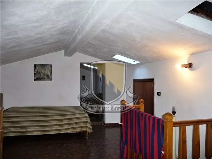 Immagine 10 di Appartamento in vendita  a Chiusdino