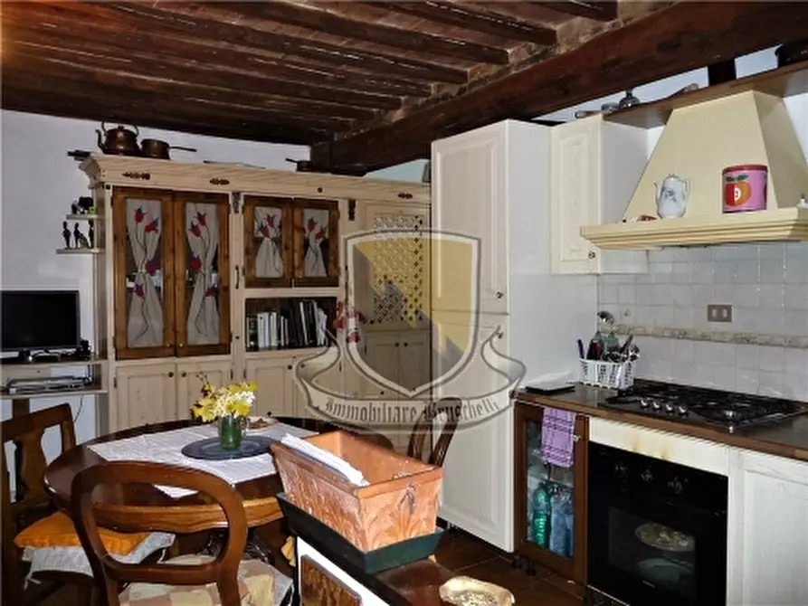 Immagine 2 di Appartamento in vendita  a Siena