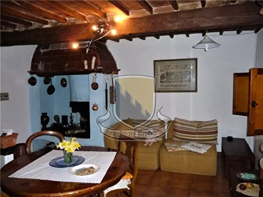 Immagine 4 di Appartamento in vendita  a Siena