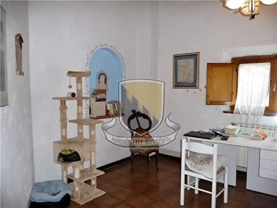 Immagine 11 di Appartamento in vendita  a Siena