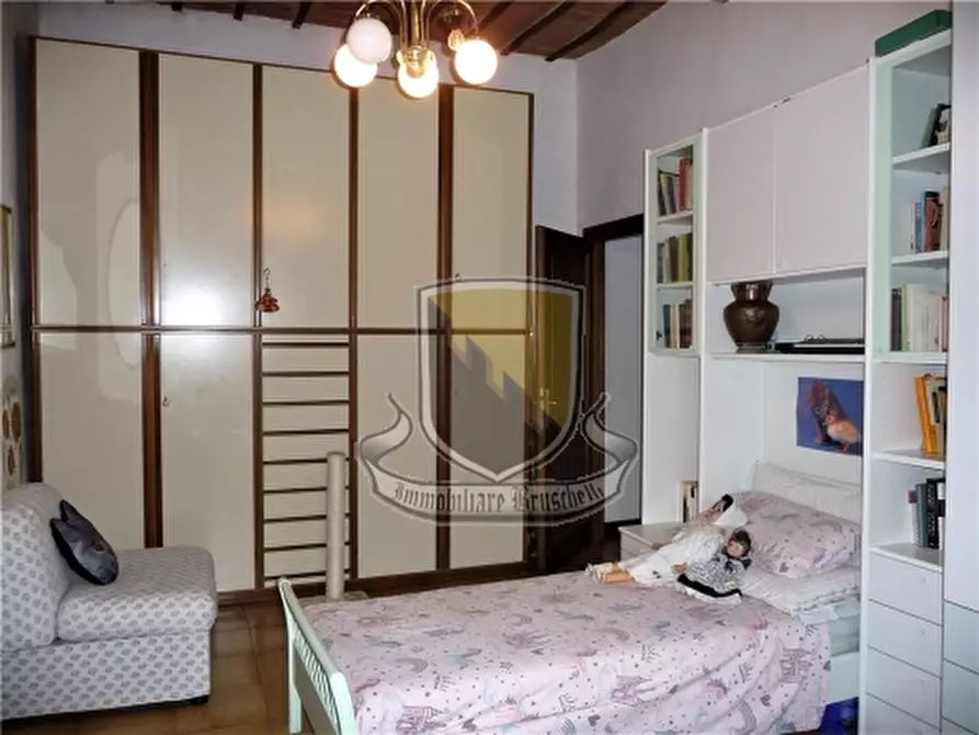 Immagine 17 di Appartamento in vendita  a Siena