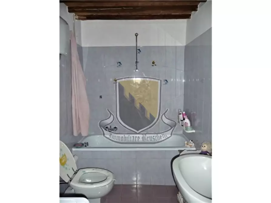 Immagine 20 di Appartamento in vendita  a Siena