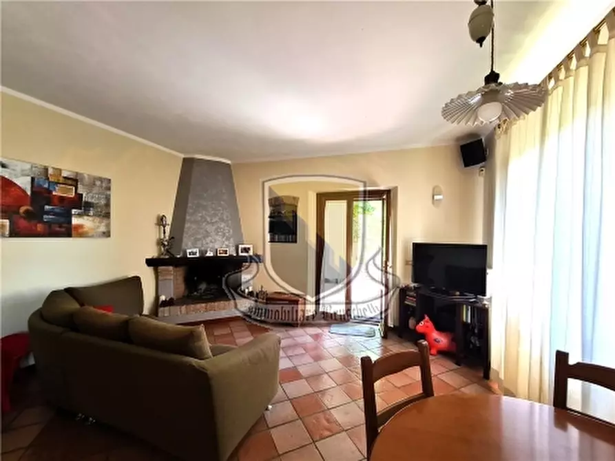 Immagine 4 di Appartamento in vendita  a Siena