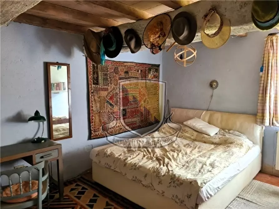 Immagine 10 di Appartamento in vendita  a Chiusdino