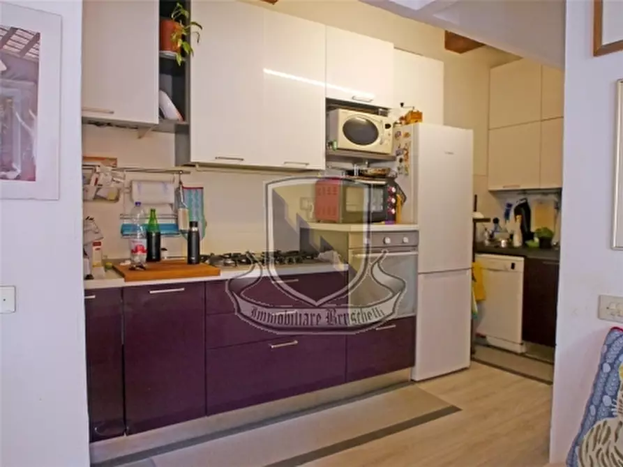 Immagine 11 di Appartamento in vendita  a Siena