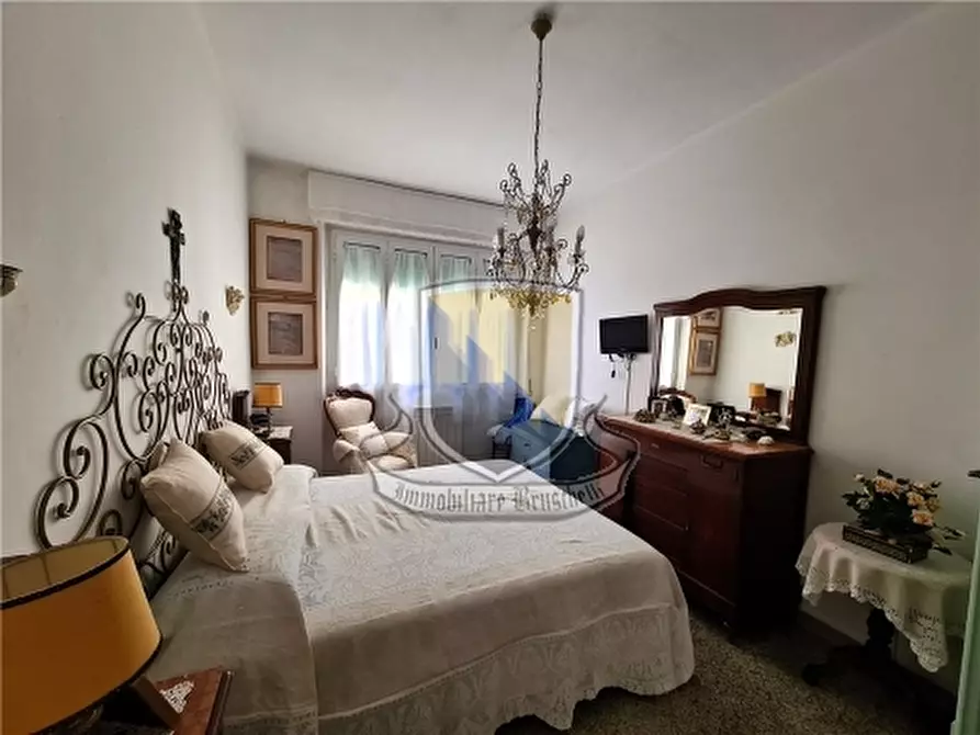 Immagine 21 di Appartamento in vendita  a Siena