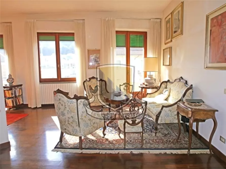 Immagine 2 di Appartamento in vendita  a Siena