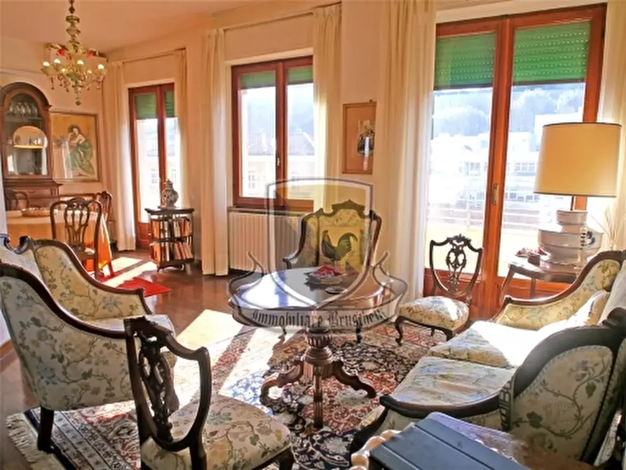 Immagine 4 di Appartamento in vendita  a Siena