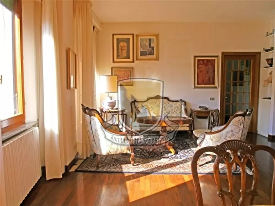 Immagine 7 di Appartamento in vendita  a Siena