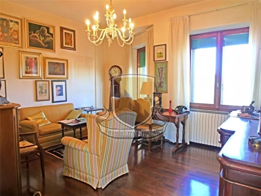 Immagine 8 di Appartamento in vendita  a Siena