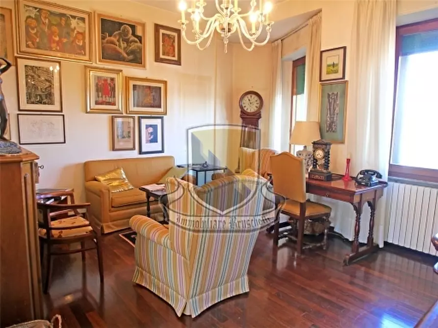 Immagine 9 di Appartamento in vendita  a Siena