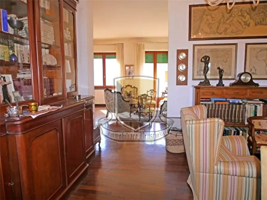 Immagine 11 di Appartamento in vendita  a Siena