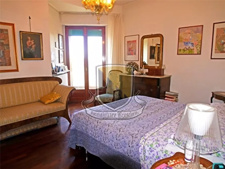 Immagine 16 di Appartamento in vendita  a Siena