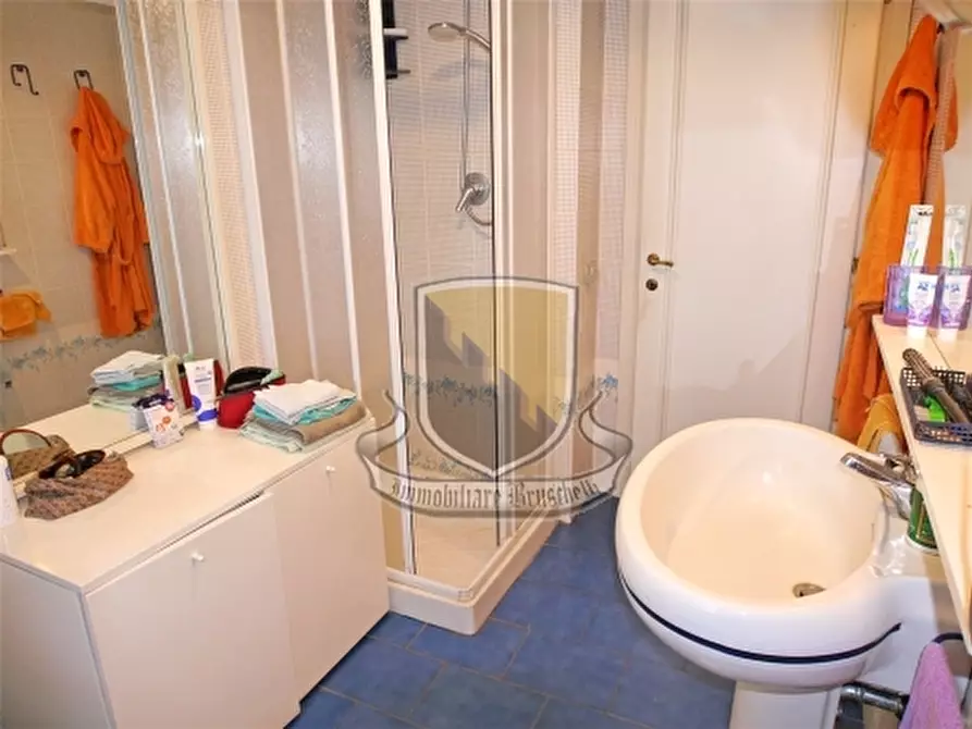 Immagine 22 di Appartamento in vendita  a Siena