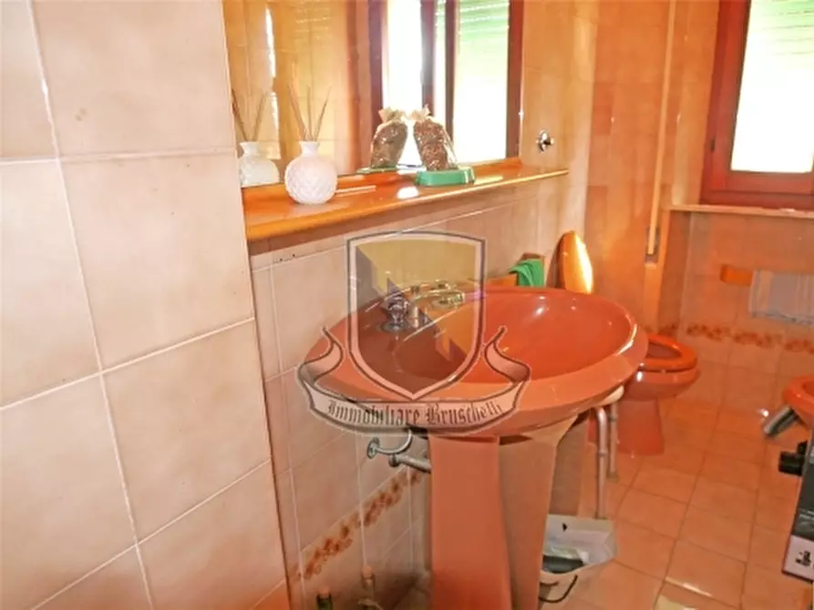 Immagine 23 di Appartamento in vendita  a Siena