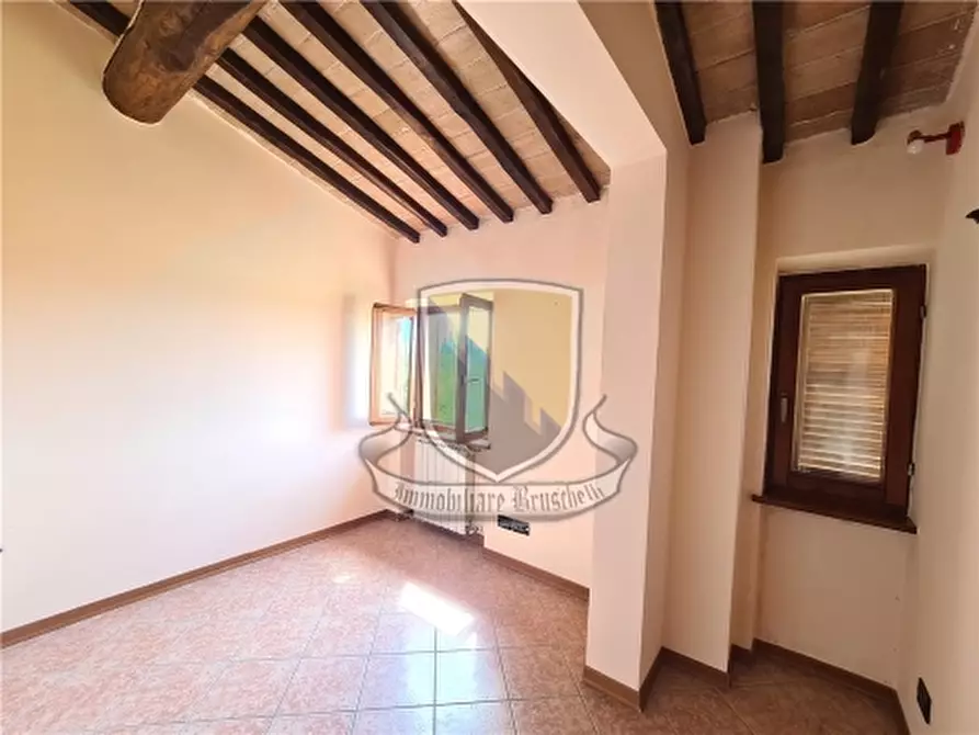 Immagine 10 di Appartamento in vendita  a Sovicille