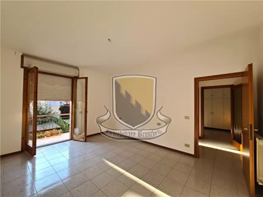 Immagine 11 di Appartamento in vendita  a Sovicille