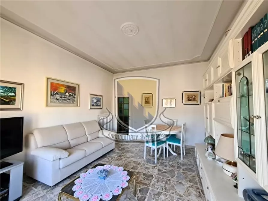 Immagine 2 di Appartamento in vendita  a Siena