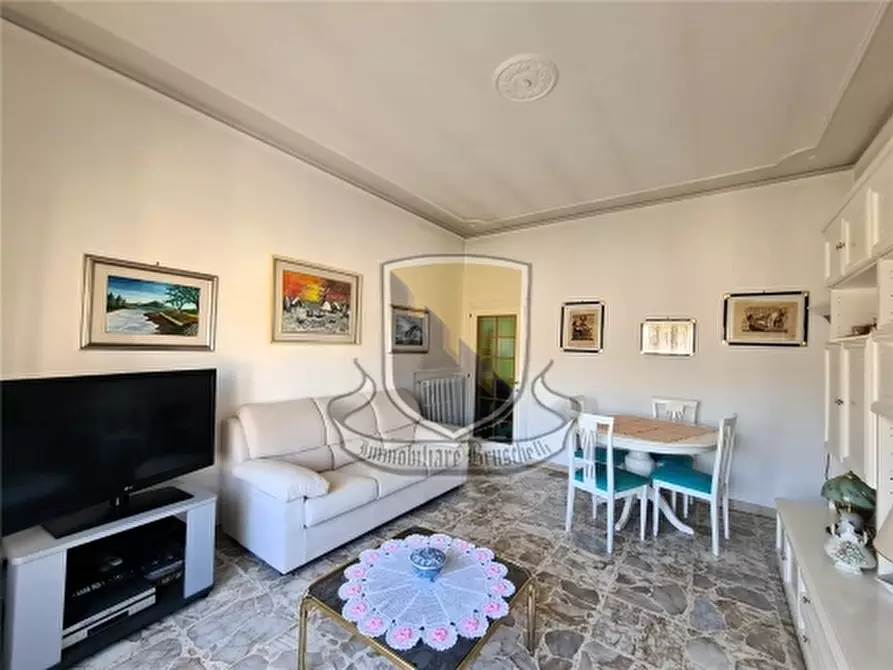 Immagine 3 di Appartamento in vendita  a Siena