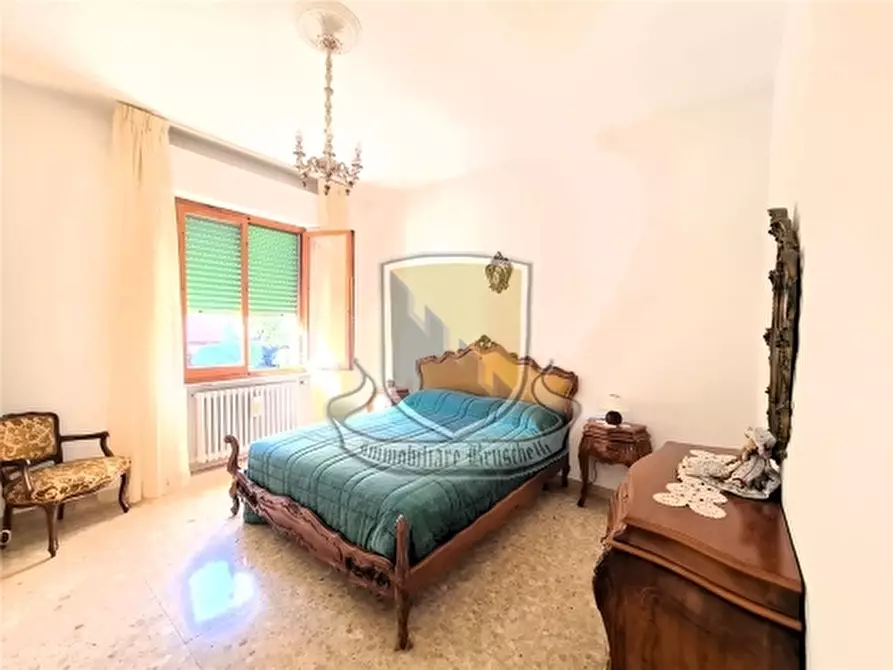 Immagine 9 di Appartamento in vendita  a Siena