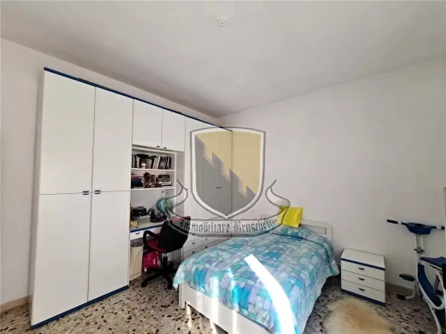 Immagine 13 di Appartamento in vendita  a Siena