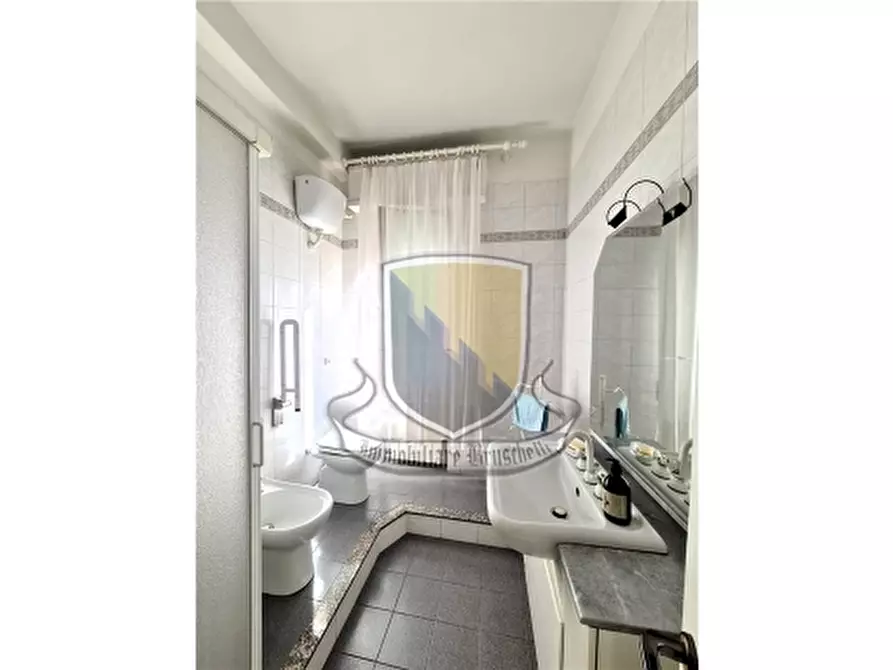 Immagine 15 di Appartamento in vendita  a Siena