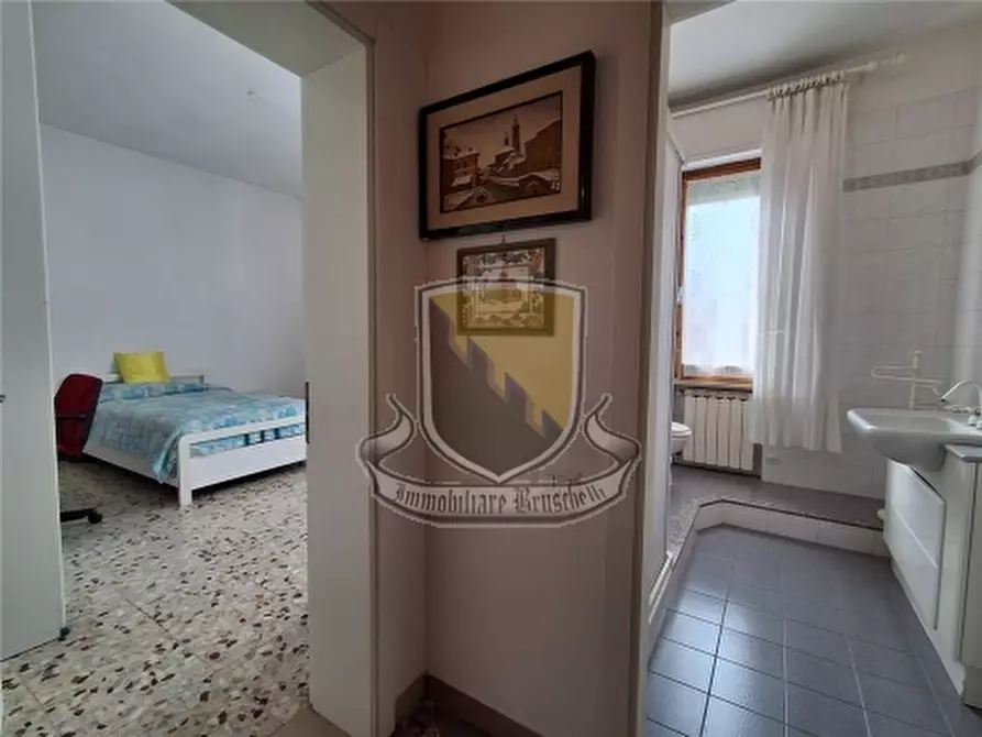 Immagine 19 di Appartamento in vendita  a Siena