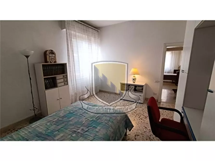 Immagine 21 di Appartamento in vendita  a Siena