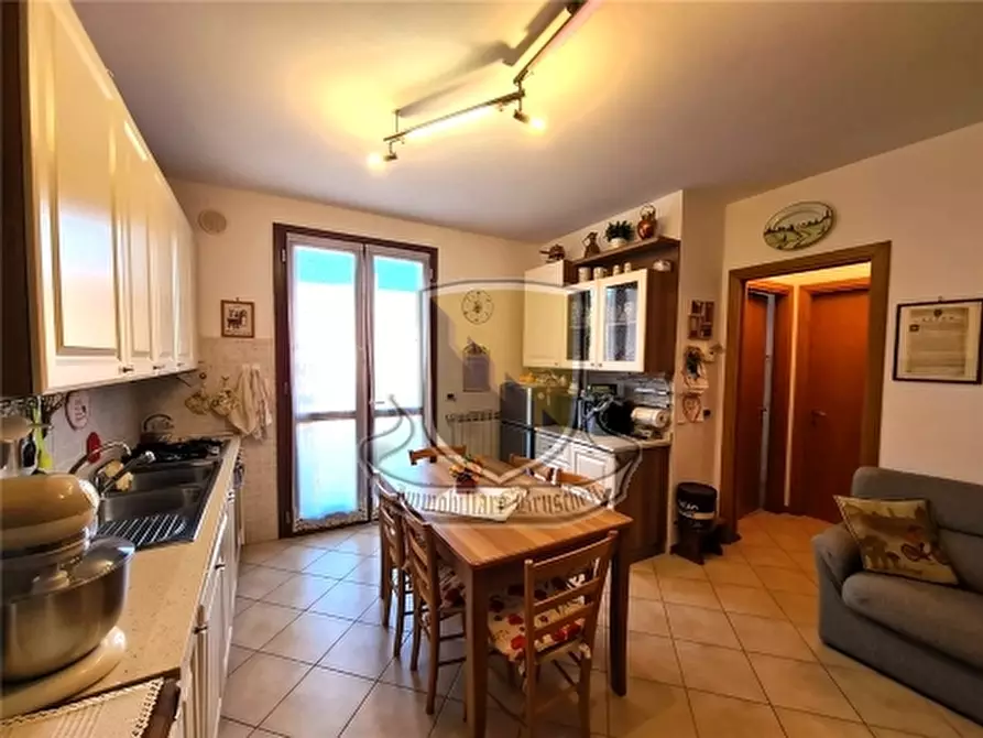 Immagine 2 di Appartamento in vendita  a Sovicille