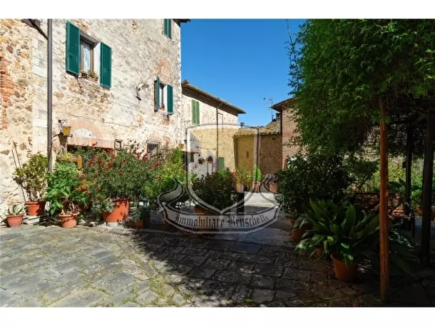 Immagine 28 di Appartamento in vendita  a Sovicille