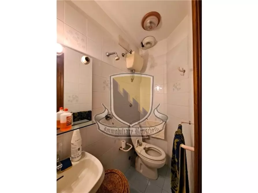 Immagine 16 di Appartamento in vendita  a Sovicille