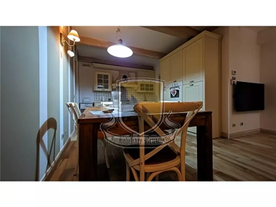 Immagine 6 di Appartamento in vendita  a Siena