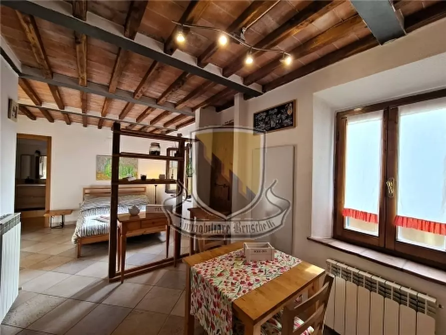 Immagine 2 di Appartamento in vendita  a Chiusdino