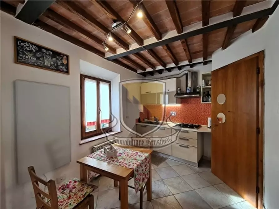 Immagine 4 di Appartamento in vendita  a Chiusdino