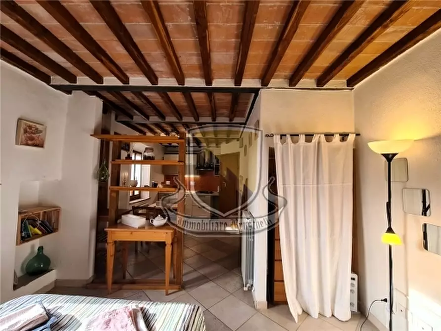 Immagine 8 di Appartamento in vendita  a Chiusdino